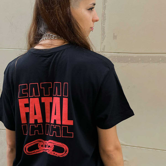 Camiseta Fatal - PANTONE 032C